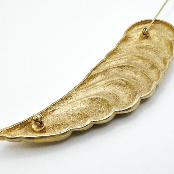 Vintage MCM Large Brushed Matte Gold Tone Sculpted Wing Statement Brooch (EUC) - Picture 7 of 8